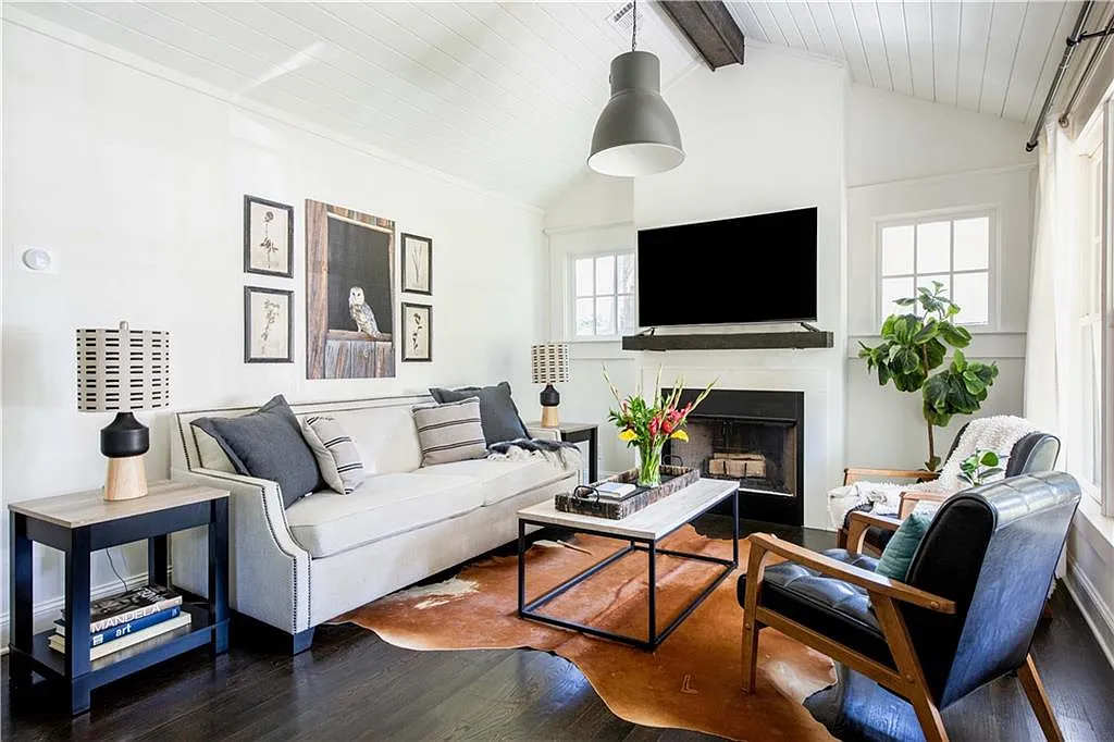 1 bed, 1.0 bath, 650 sqft, $4,300 — Photo 1