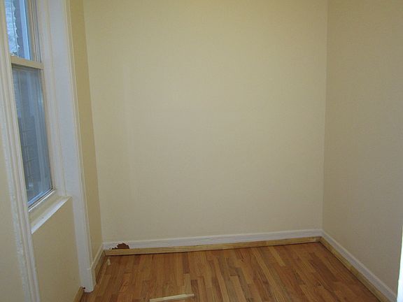 2nd image of 221 Lewis Ave #03