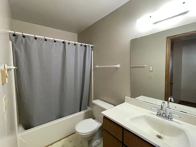 N114W15846 Sylvan Cir — Photo 28