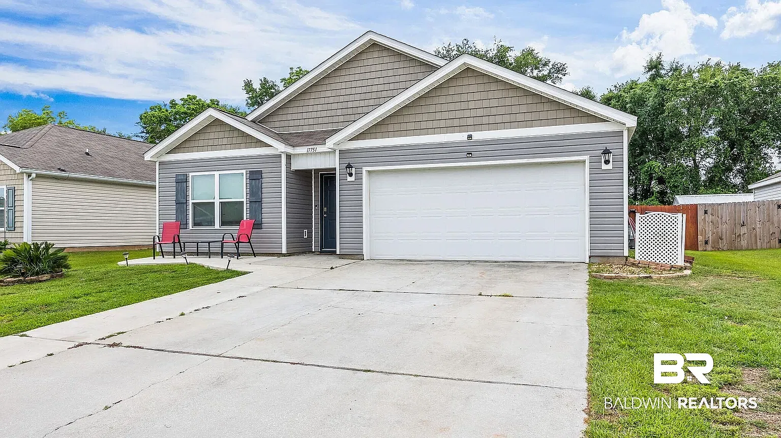 4 bed, 1827 sqft, $2,200 — Photo 1