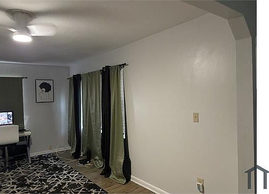 4th image of 1195 S De Leon Ave