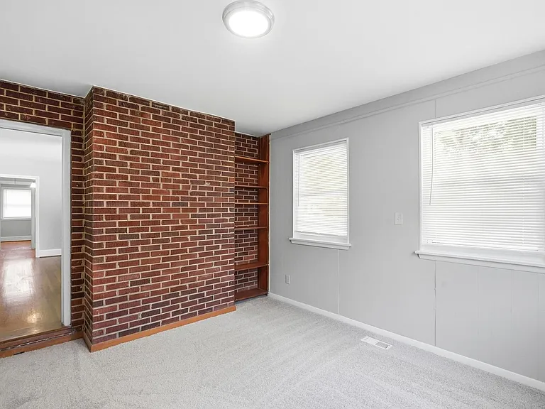 1230 Roanoke Ave — Photo 21