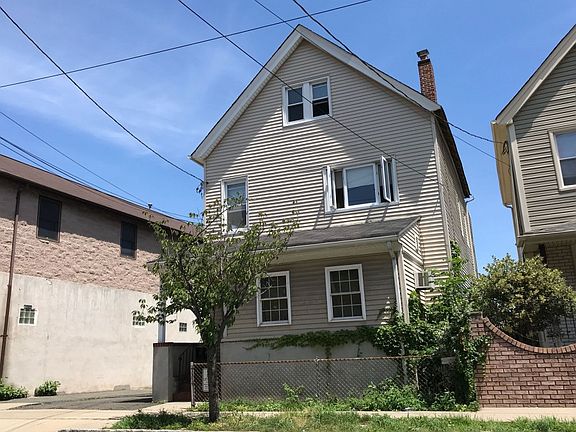 3rd image of 336 Cortlandt St