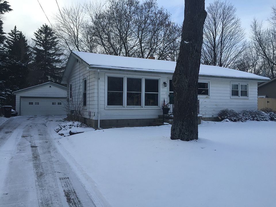 1st image of 441 Highland St