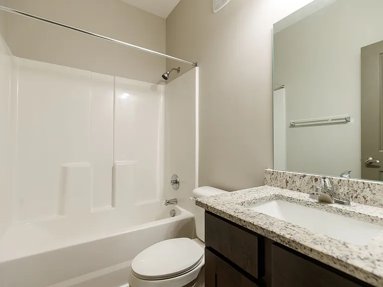1023 W Gordon St #B3 — Photo 16