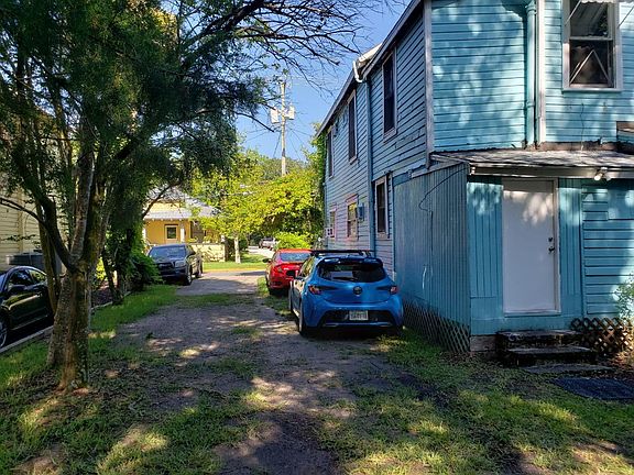 2nd image of 11 Riberia St #1