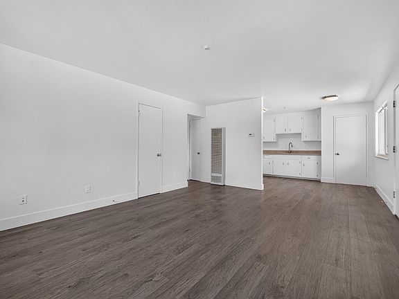 5th image of 420 - 422 Klute Street