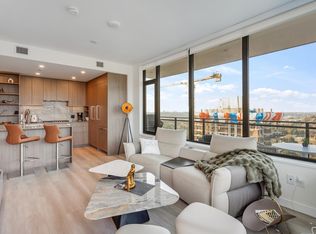 626 Claremont St #2605, Coquitlam, BC V3J 0T1