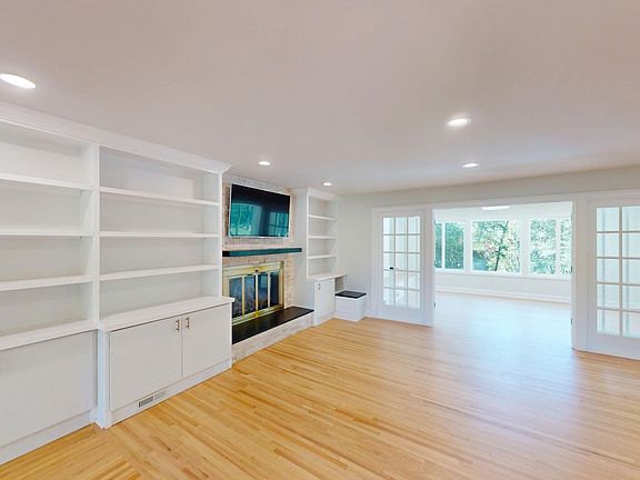 5th image of 3600 Carmel Rd