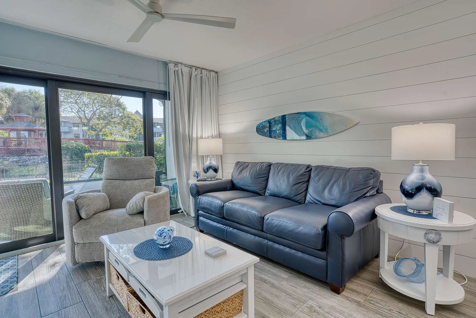 2 bed, 2.0 bath, 893 sqft, $13,929 — Photo 1