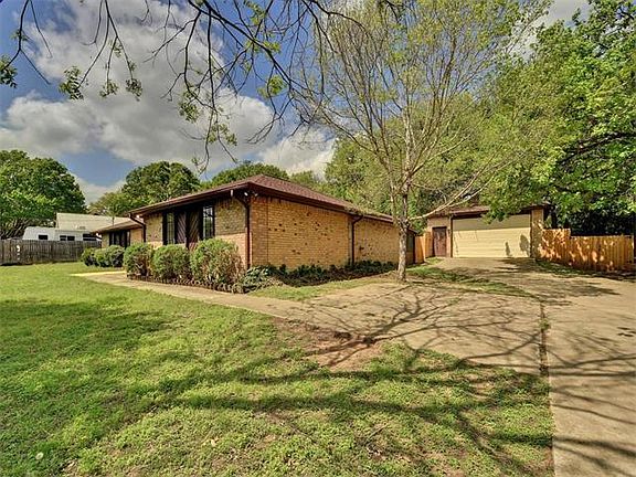 2nd image of 310 Caracara Dr