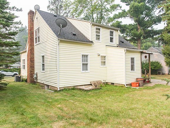 3rd image of 420 Evelyn Ave
