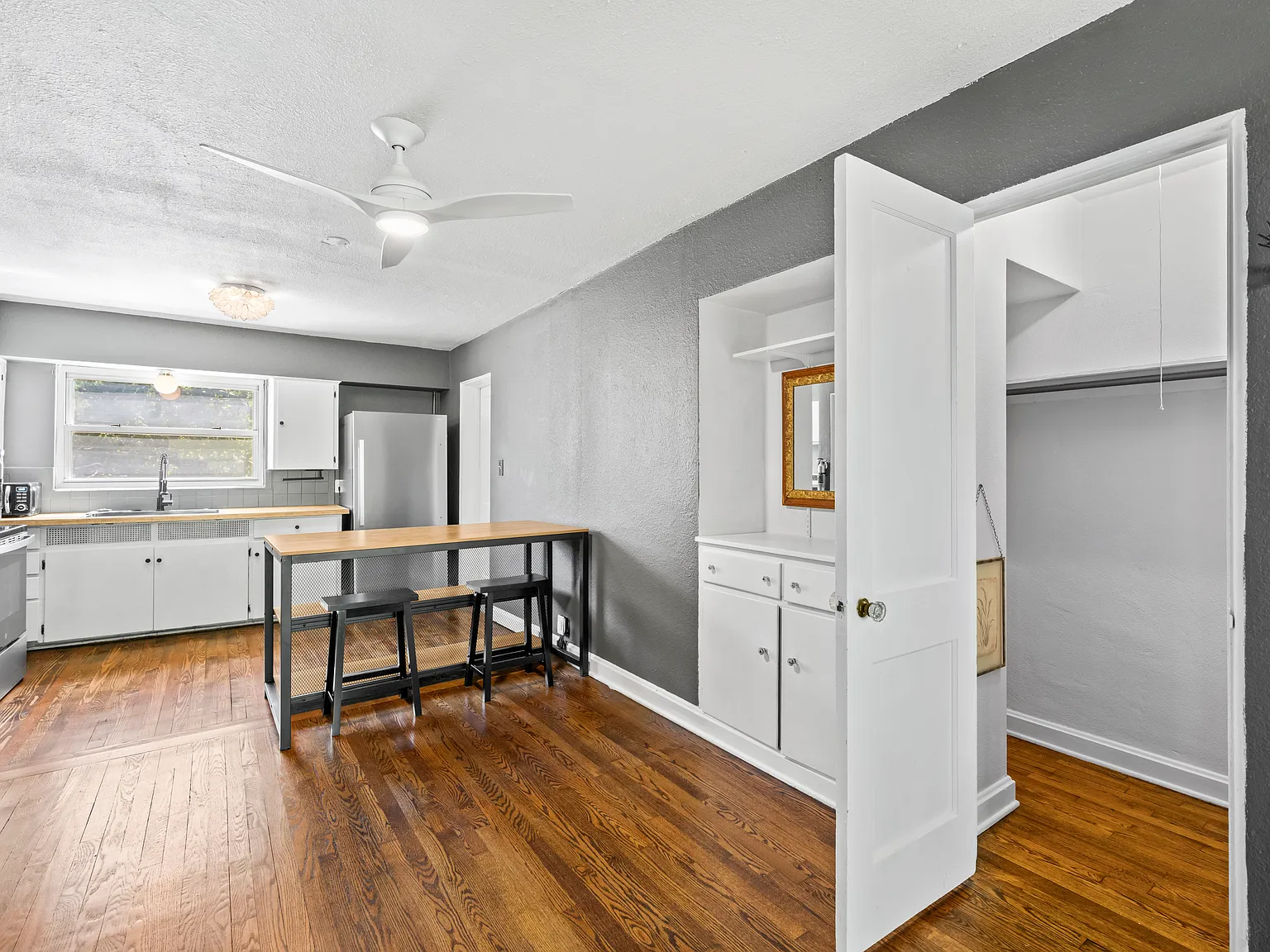 2 bed, 800 sqft, $1,700 — Photo 4