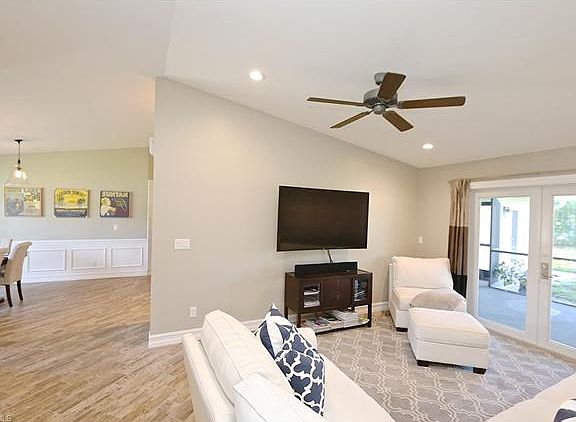 4th image of 228 Kirtland Dr
