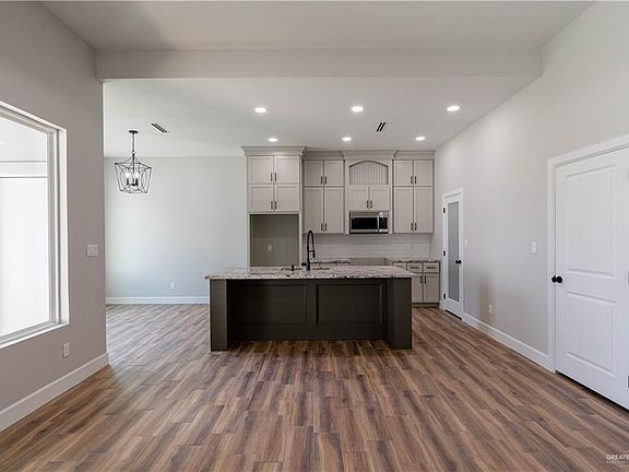 5th image of 1408 W Franklin Ave