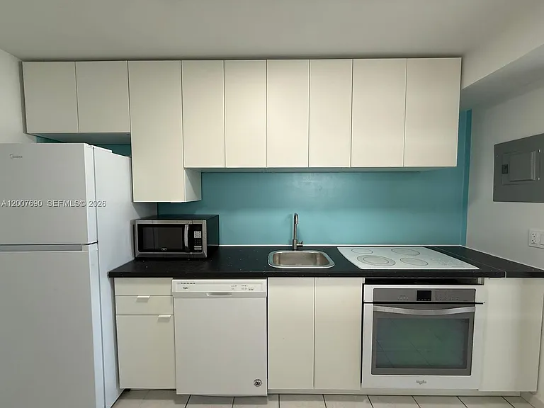 1750 James Ave #7A — Photo 1
