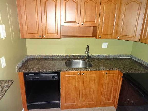 3rd image of 1465 NE 123rd St APT 215