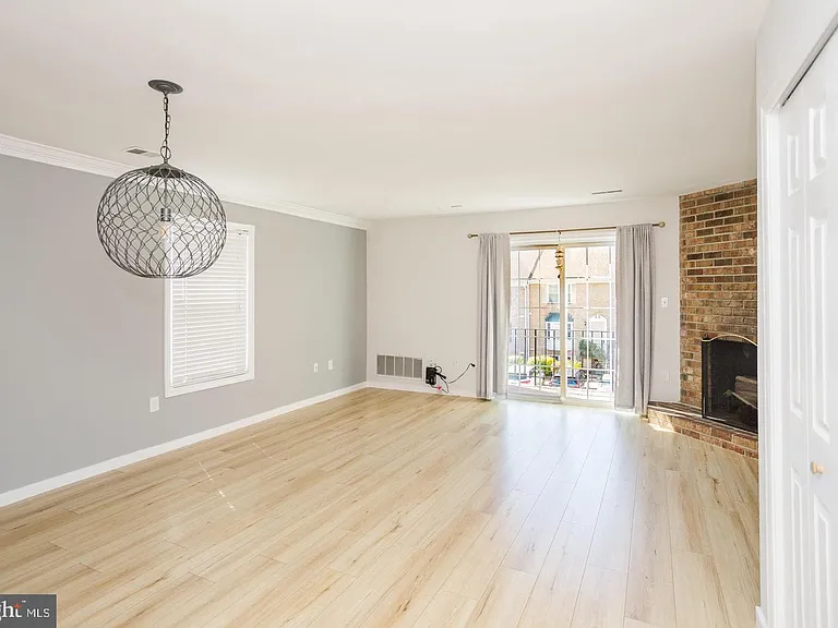 933 S Rolfe St #2 — Photo 7