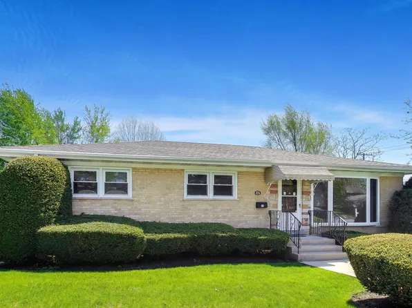 4256 Golf Rd, Skokie, IL 60076