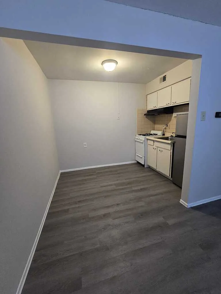 1 bed, $790 — Photo 2
