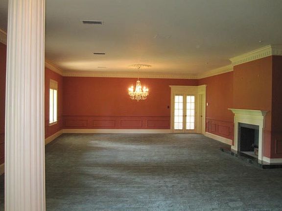 4th image of 102 Oaklawn Dr