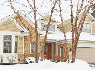 10 Doral Ct, Lake In The Hills, IL 60156