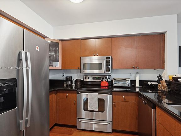 3rd image of 1701 Sunset Harbor Dr APT L705