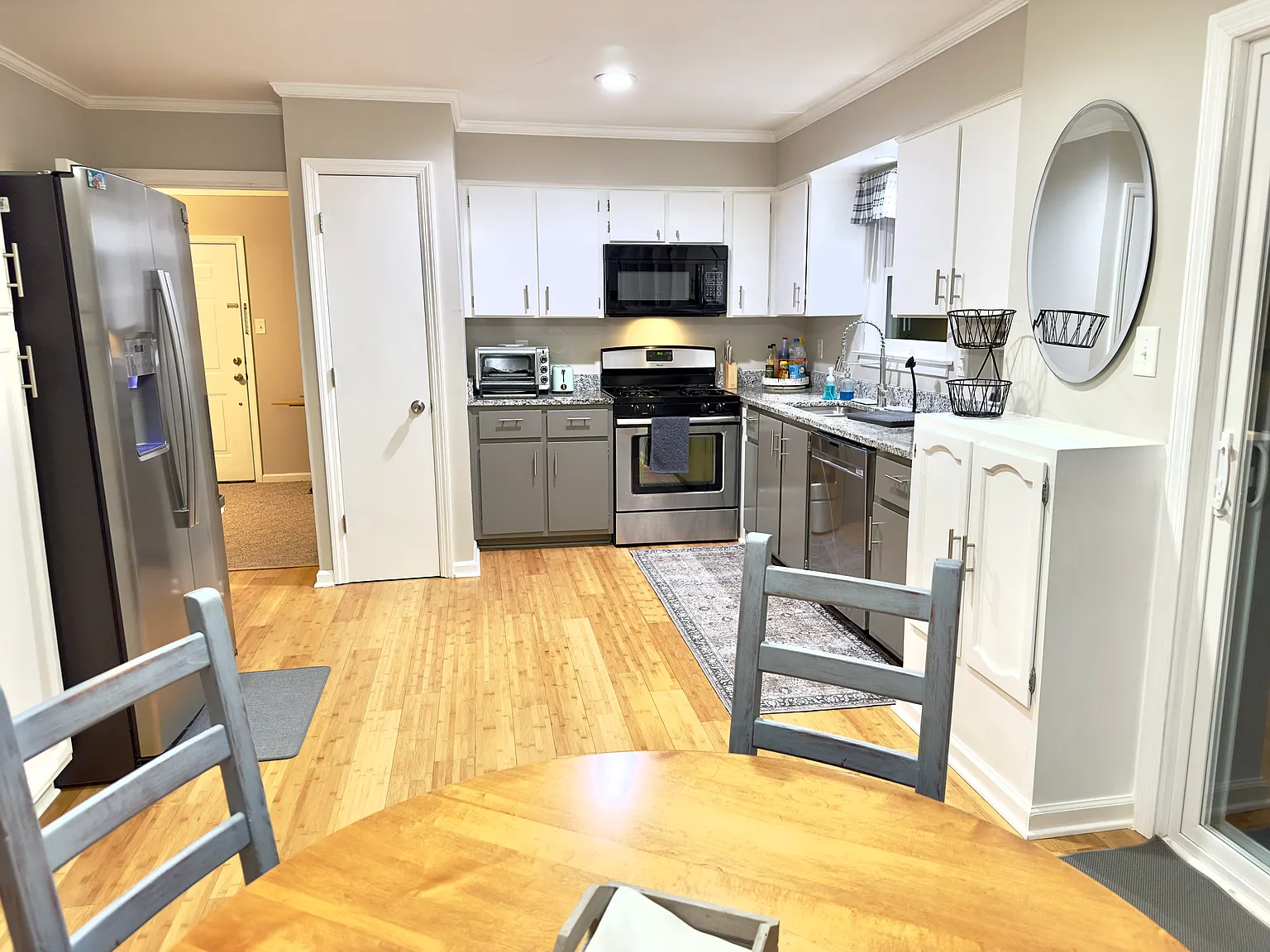 2 bed, 1474 sqft, $2,400 — Photo 4