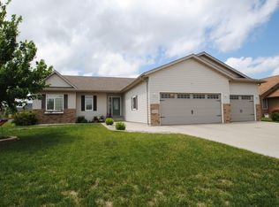 4113 54th St S, Fargo, ND 58104