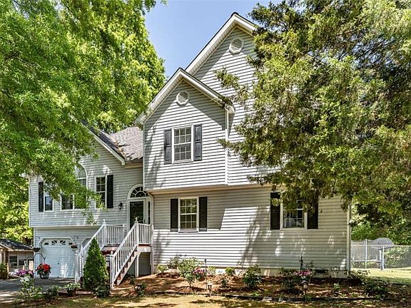 3rd image of 13 Greystone Ln NW
