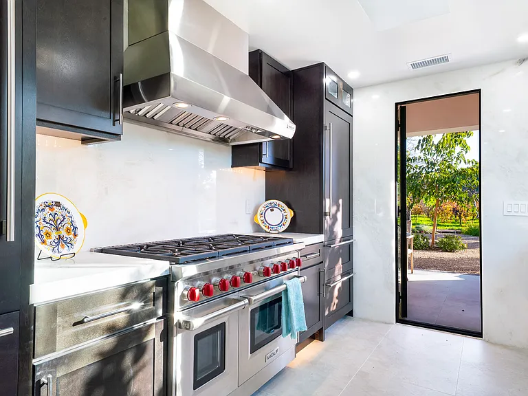 6161 Silverado Trl — Photo 16