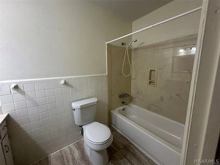 811 Shadow Ln — Photo 4