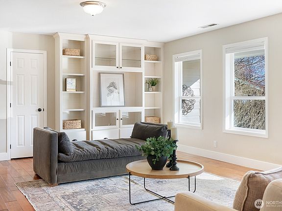 4th image of 3202 McLeod Road