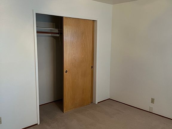 Master Bedroom 
closet