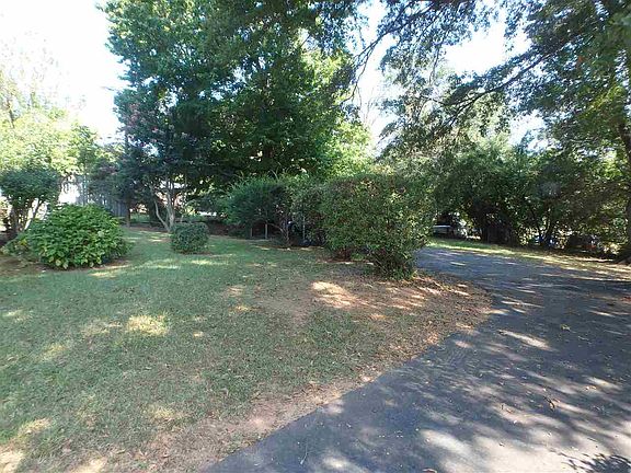 3rd image of 567 Magness Dr