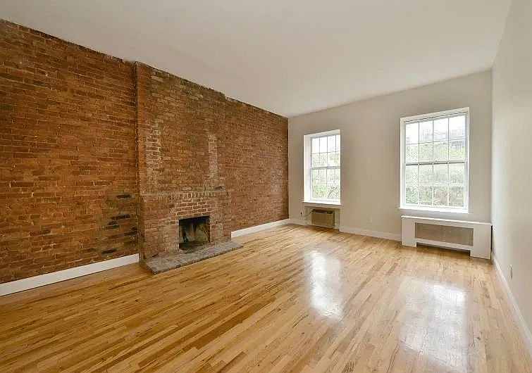 1st image of 225 W 14th St APT 4F