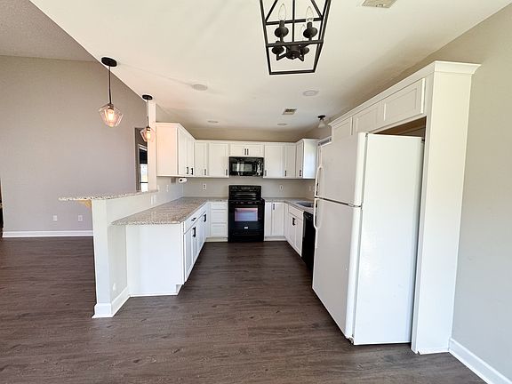 4th image of 102 Wickersham Dr