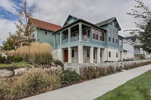 1st image of 10618 S Lake Ave
