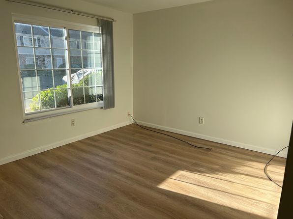 122 Peppertree Ln Unit 122