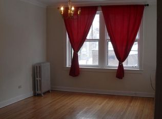 7031 N Ridge Blvd APT 1, Chicago, IL 60645