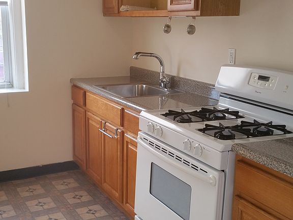 4th image of 5780 Mosholu Ave