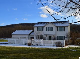 1187 Greenfield Dr, Mechanicsburg, PA 17055