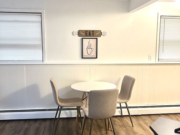 4th image of 305 17th St NE #2