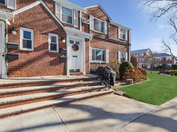 255-02 73rd Avenue image 1 of 7