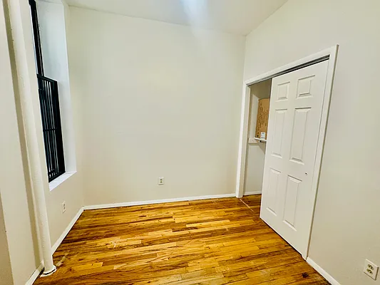 Rented by DeSimone Real Estate | media 4