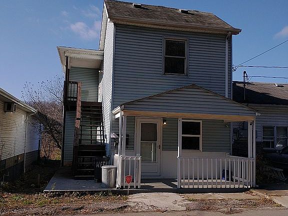 2nd image of 1561 Marshall St
