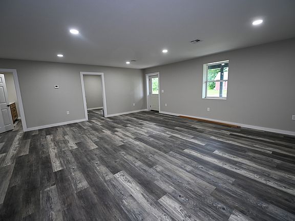 5th image of 524 E Allison St