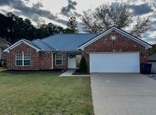 207 Wild Cherry Ln, Benton, AR 72015