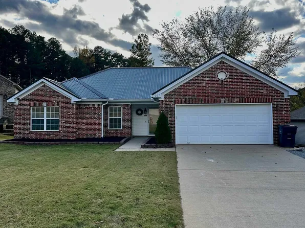 207 Wild Cherry Ln, Benton, AR 72015