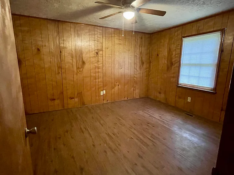 132 Deerfield Rd — Photo 6